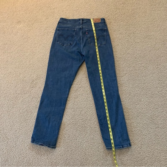 Levi's Women's Classic Straight Leg Denim Jeans (size 29) or 8M - Picture 10 of 10